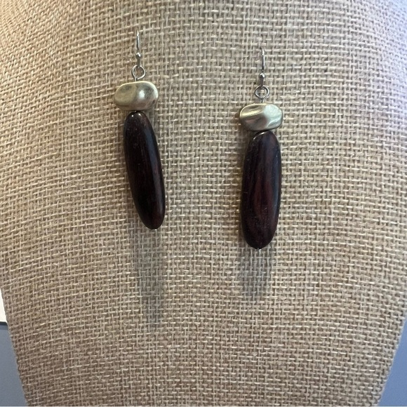 Elegant Brown and Gold Earrings for Pierced Ears - Picture 5 of 5